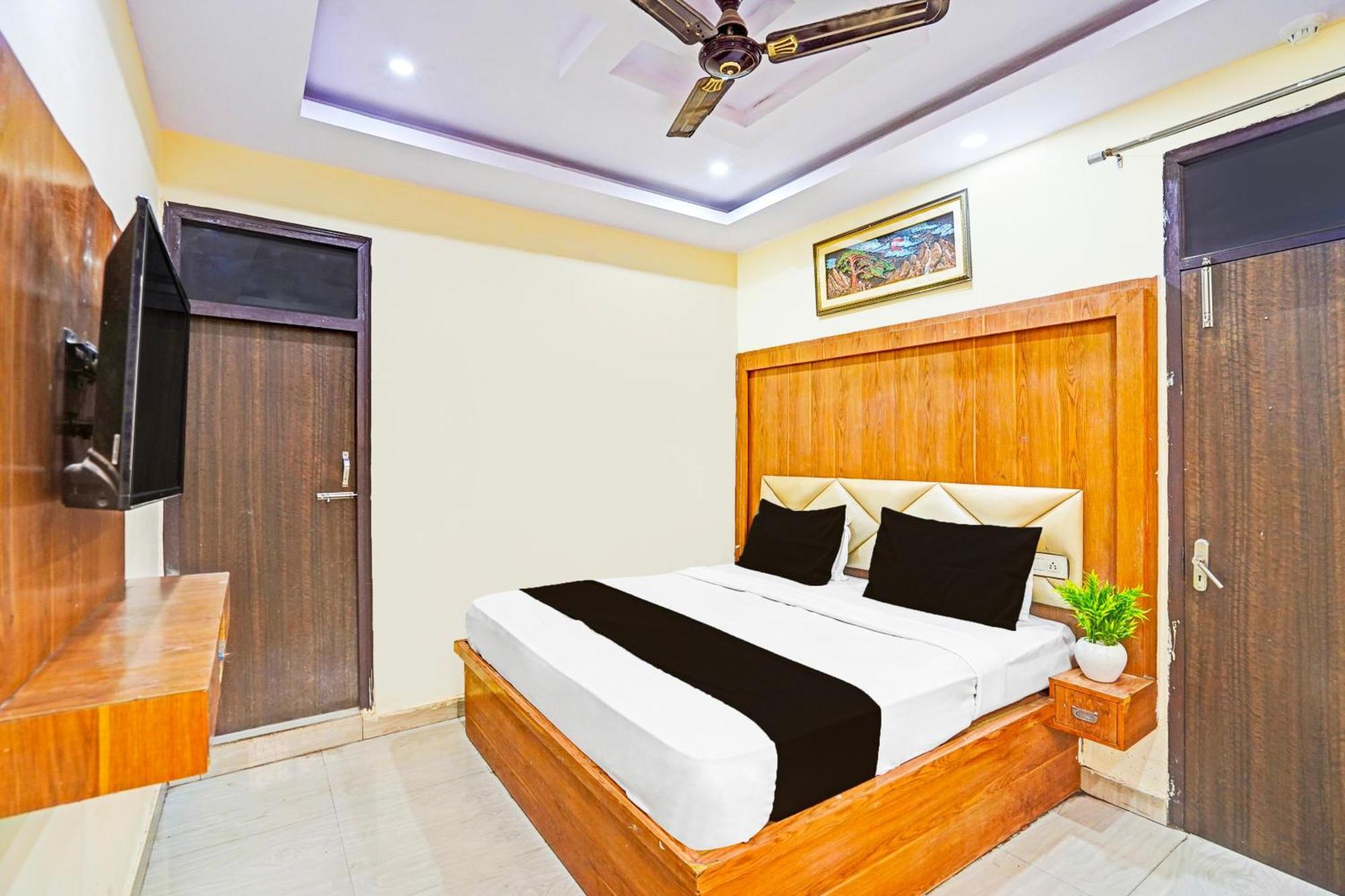 Super Hotel O Charbagh Formerly Khalsa Inn Lucknow Esterno foto