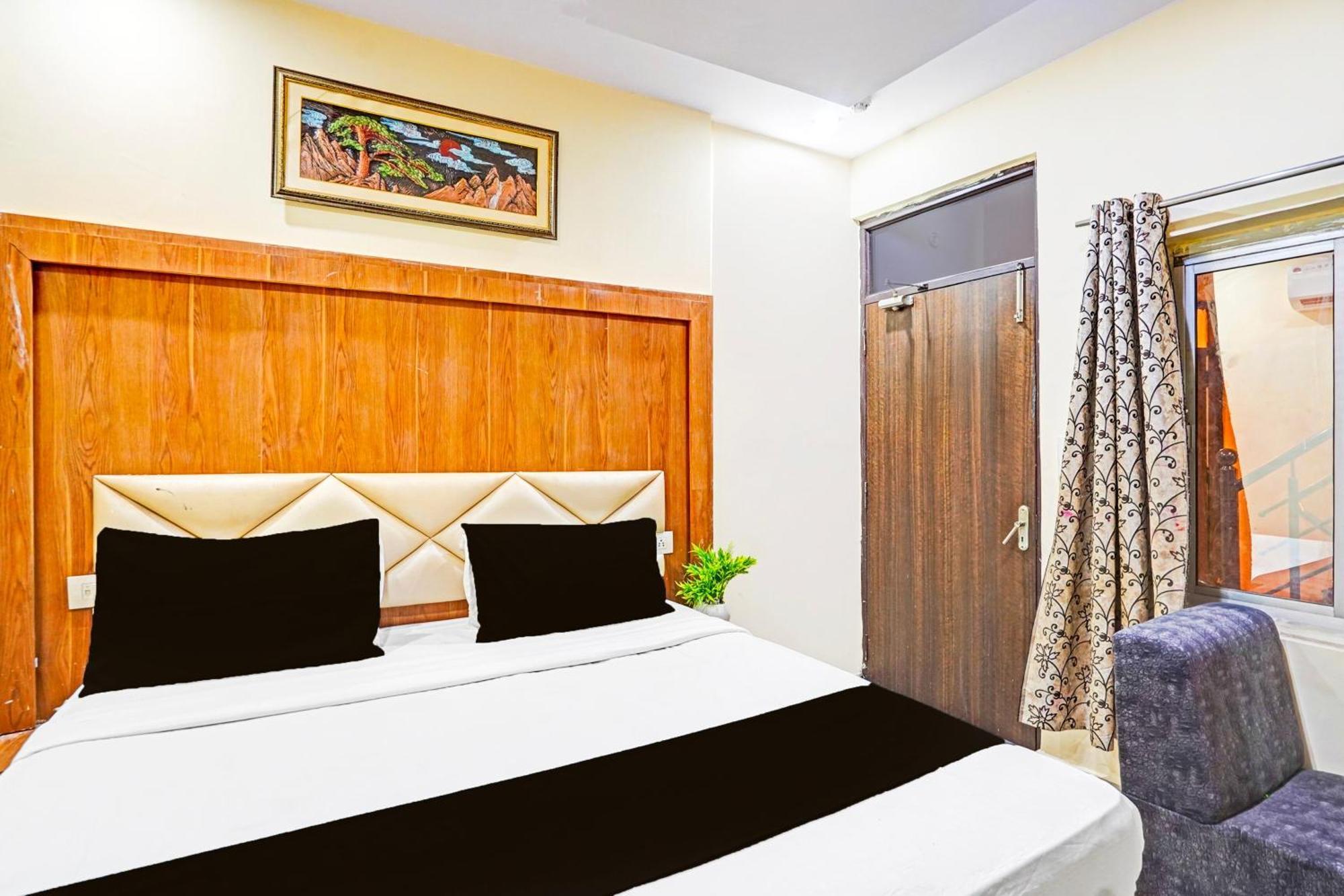 Super Hotel O Charbagh Formerly Khalsa Inn Lucknow Esterno foto