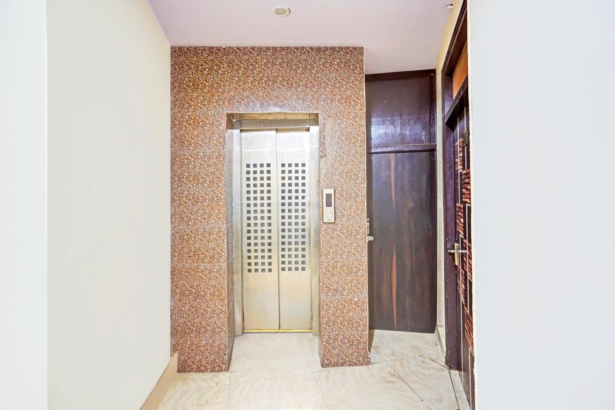 Super Hotel O Charbagh Formerly Khalsa Inn Lucknow Esterno foto